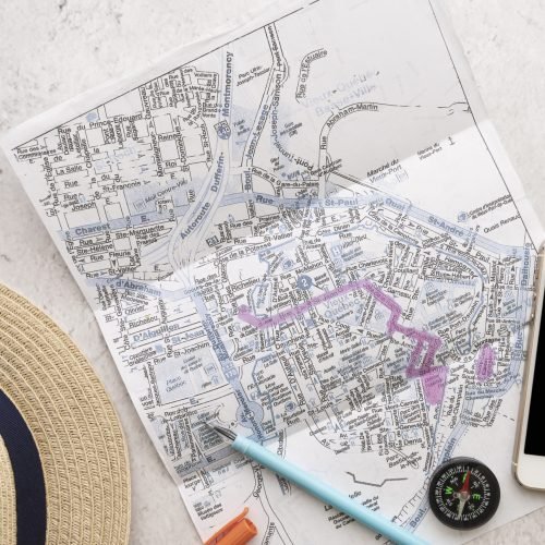 top-view-traveler-accessories-map